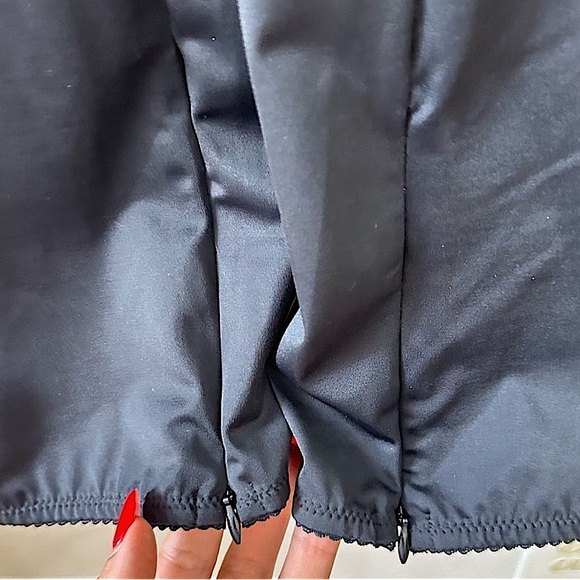 2 PEICE SET SKIMS
Glam Bustier Top and
Glam Pants
SIZE MEDIUM - Picture 8 of 8